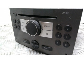 Радио/ проигрыватель CD/DVD / навигация