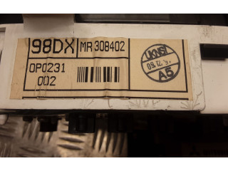 Панель приборов MR308402 Mitsubishi Carisma