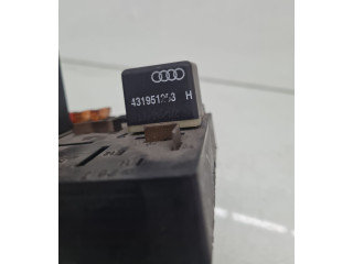   Pojistková skříňka 443941822A, 431955531   Audi 80 90 S2 B4 1993