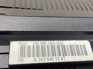 Přístrojová deska Mercedes-Benz C W203 2005 A2035401347, 110080183