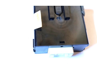 Блок управления G8D327AB Mazda MPV II LW