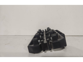   Pojistková skříňka 4A0937503   Audi A8 S8 D2 4D 1998