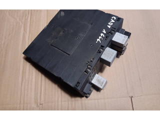 Блок предохранителей H32S0401, 1K0937049P Volkswagen Caddy