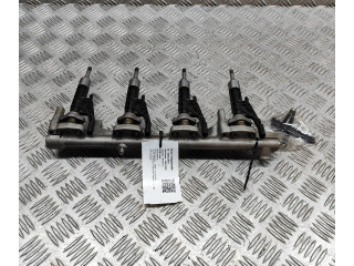 Vstřikovací lišta 7639979   BMW 3 F30 F35 F31    B48 B20 A 