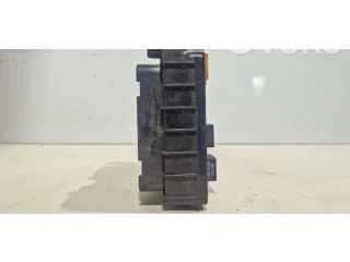 Блок предохранителей  1k0937808   Volkswagen Touran I    