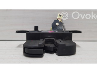 Замок задней крышки