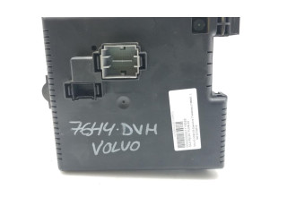 Блок предохранителей 30728512   Volvo XC90    