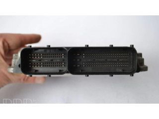 Řídící jednotka 03G906021EE, 0281013157 Volkswagen Caddy 2008