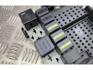 Блок предохранителей  8645729, 8676286   Volvo S80    