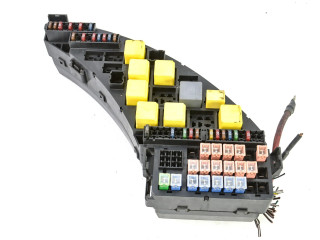 Блок предохранителей 2R8T14A067CA, 2R8T-14A067-CA Jaguar S-Type