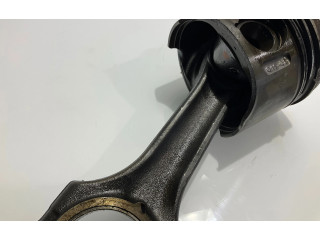 Píst Mercedes-Benz E W211 648.961