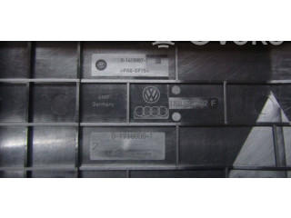 Блок предохранителей 1K0937132F Audi Q3 8U