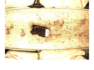   Pojistková skříňka    Mitsubishi Pajero 1990