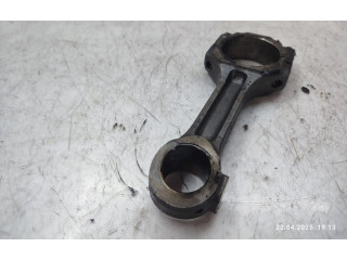 Шатун      Opel Antara  