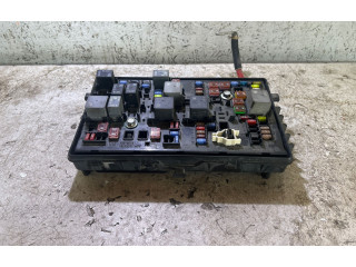 Блок предохранителей 13222782, 13272072 Buick Regal