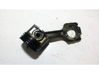 Píst Alfa Romeo 156 pro naftový motor 2.4