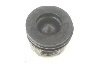 Píst 11257812585 BMW 5 F10 F11 pro naftový motor 3.0