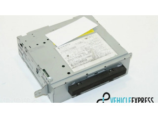 Радио/ проигрыватель CD/DVD / навигация