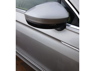 Zpětné zrcátko Volkswagen Tiguan 2019 abatible, concamara