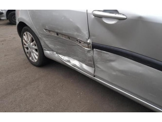 Блок предохранителей     Renault Clio III    