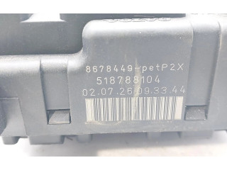 Блок предохранителей 8678449   Volvo S80