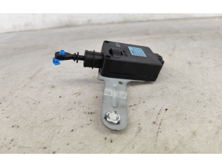 Zámek zadních dveří 957502B000 Hyundai Santa Fe 2011