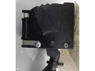 Ручка стеклоочистителей 7700838984   Renault Clio I