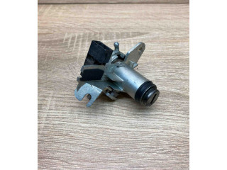 Zámek zadních dveří 8E0827573 Audi A6 S6 C6 4F 2004