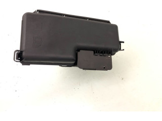 Блок предохранителей 30728132, 30728132 Volvo V70