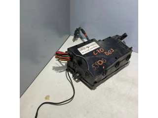 Блок предохранителей 8688040, 8688039 Volvo C70