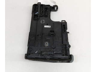 Блок комфорта 156745502D, 156735900B Tesla Model 3