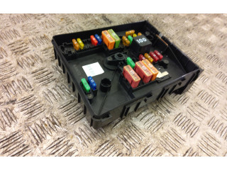 Блок предохранителей 1K0937118   Skoda Yeti (5L)    