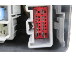 Блок предохранителей 30728132, 30728132 Volvo V70