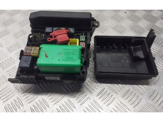 Блок предохранителей MN124324 Mitsubishi Outlander