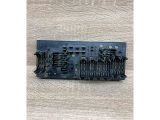 Блок предохранителей 443941822B   Audi 80 90 S2 B4    