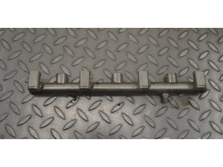 Топливная рампа 000283629, 054171075 Maserati Ghibli 3.0