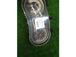 Панель приборов 8200628781H   Renault Clio III       