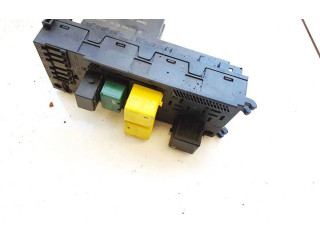 Pojistková skříňka 0025452701, 2-967523-2 Mercedes-Benz C W202 1998