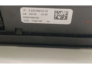 Pojistková skříňka A2239060402 Mercedes-Benz C W206 2023