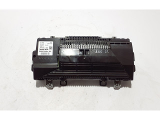 Панель приборов 32374024 Volvo S60