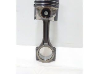  Поршень с шатуном  03L101t  Volkswagen PASSAT B7  