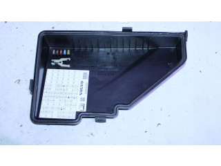 Блок предохранителей 31398001, 31654059   Volvo XC90    