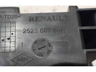 Блок предохранителей 252360794R   Renault Clio V    