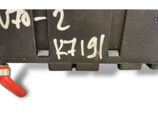 Ящик предохранителей (комплект) 30728008, 518828108   Volvo V70      