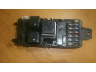 Блок предохранителей mb953355 Mitsubishi Carisma