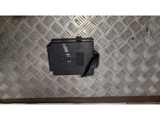 Pojistková skříňka Крышка ящика предохранителей Chevrolet Camaro 2017