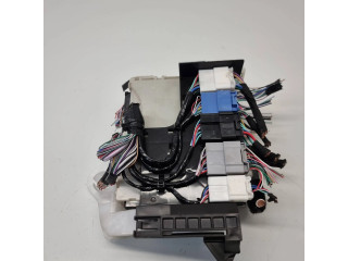   Pojistková skříňka 8273033Q30B   Lexus ES VII XZ10 2019