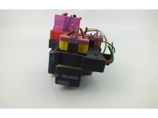 Pojistková skříňka 4A0937503B Audi A6 S6 C4 4A 1995