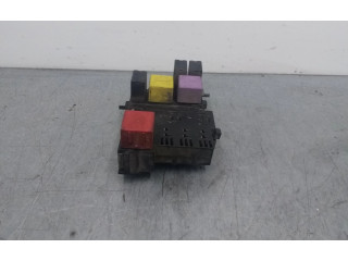 Блок предохранителей 7703297566C Renault Clio II