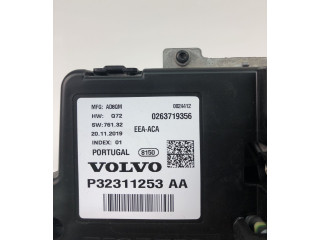 Панель приборов 32311253AA, UK2688   Volvo S60       